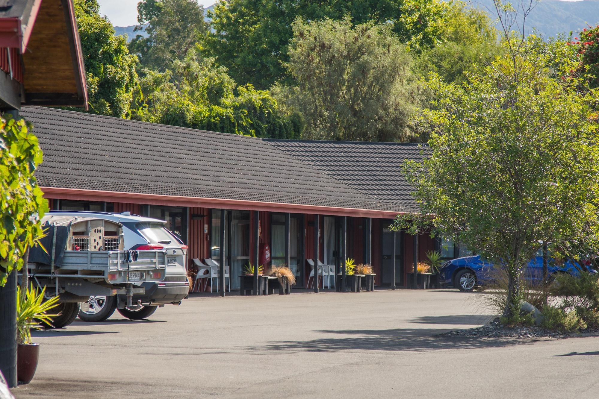 Parklands Motorlodge & Holiday Park Турангі Екстер'єр фото